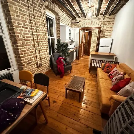 Furnished Renovated Historical Galata Tower In Cultural Center Apartamento *