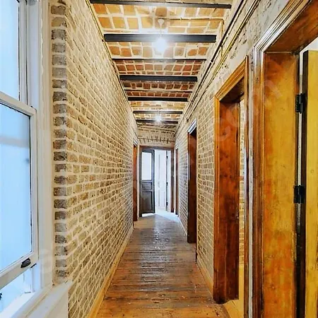 Furnished Renovated Historical Galata Tower In Cultural Center *